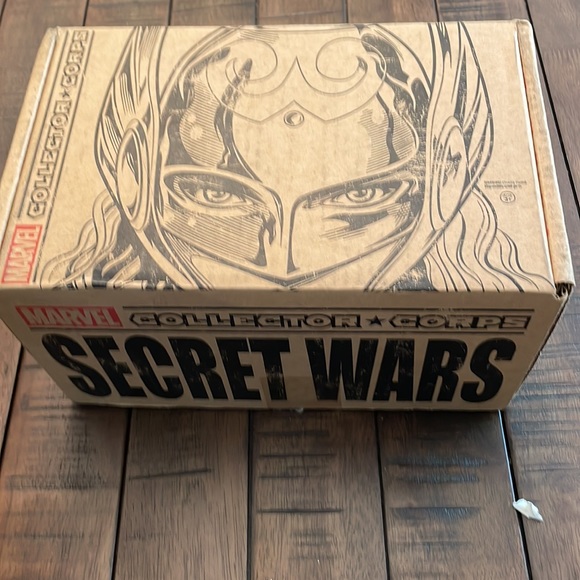 Marvel collector corps box used - Picture 2 of 2